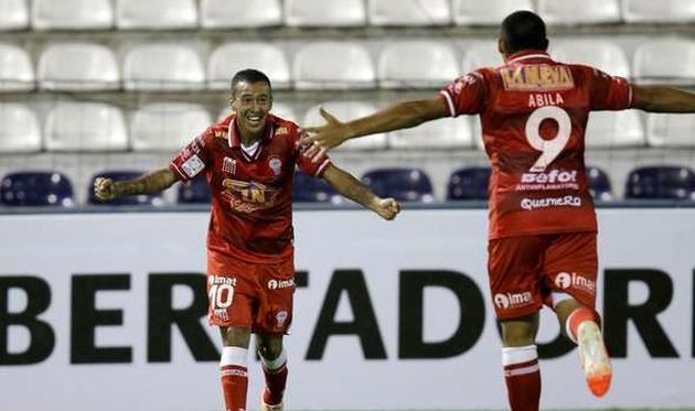 Алехандро Роберто-Гамарра и Рамон Абила, ole.com.ar