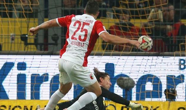 Гол Бобадильи принес швабам три очка, фото getty images