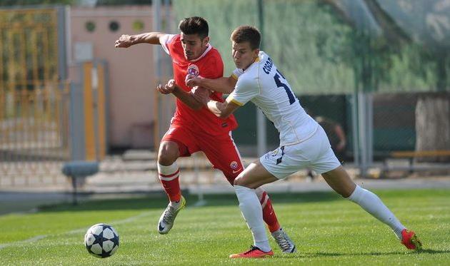 Гринь против Соболя, фото И. Хохлова, Football.ua