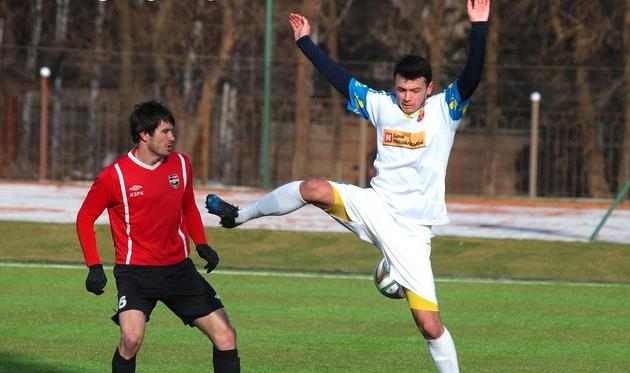Медынский (справа), похоже, предпочел одного из лидеров первой лиги второлиговому фавориту, фото fcgornyak.dp.ua