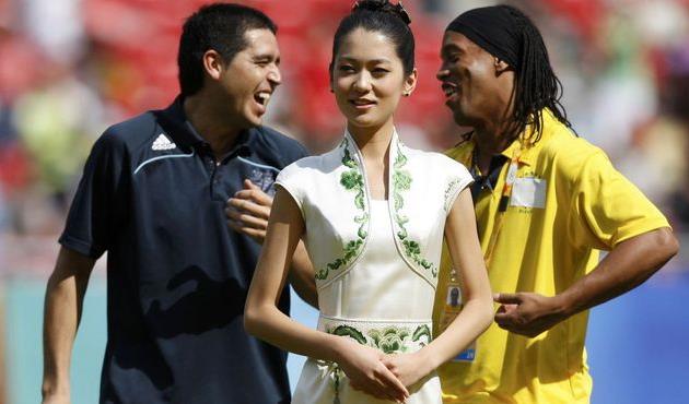 Роналдиньо (справа), фото corrieredellosport.it