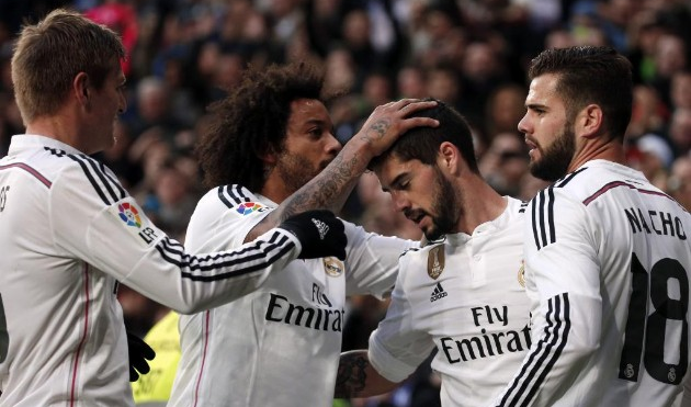 Иско в объятиях партнеров, Marca