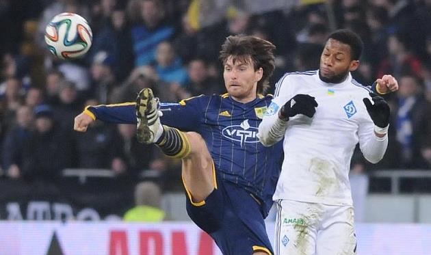 Кирилл Ковальчук против Джермейна Ленса, фото И.Хохлова, Football.ua