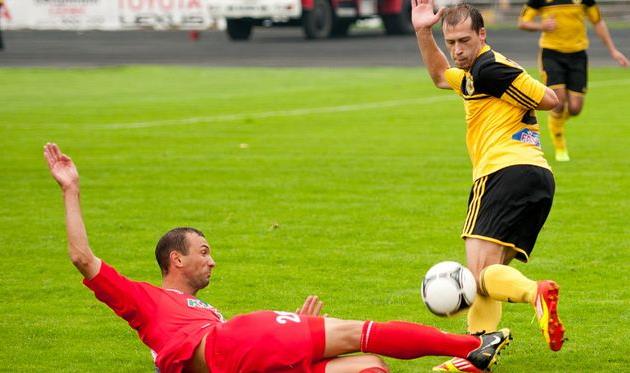 Евгений Сантрапинских (справа), fcbukovyna.com