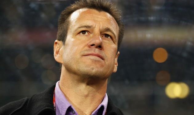 Дунга вызвал Дугласа Косту на матчи с Францией и Чили