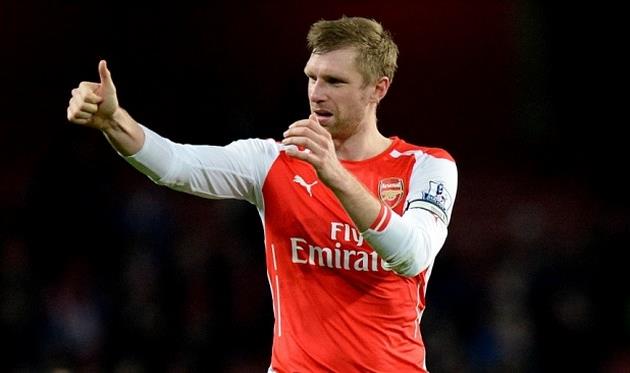 Пер Мертезакер, REX FEATURES