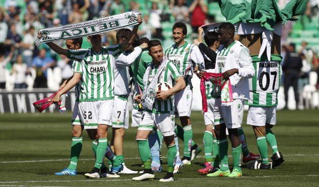 Радость игроков Бетиса, AS