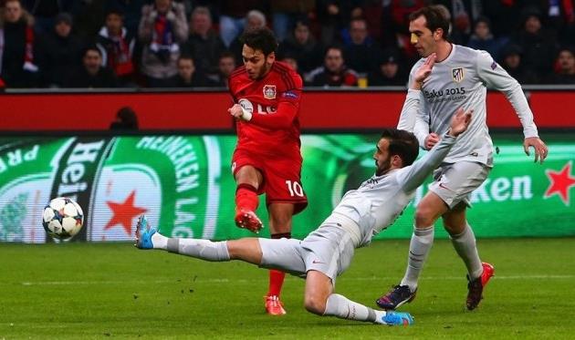 Хакан Чалханоглу забивает Атлетико, фото getty images