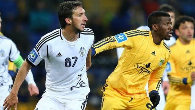 Шарпар против Юссуфа, фото РОМАНа ШЕВЧУКа, Football.ua