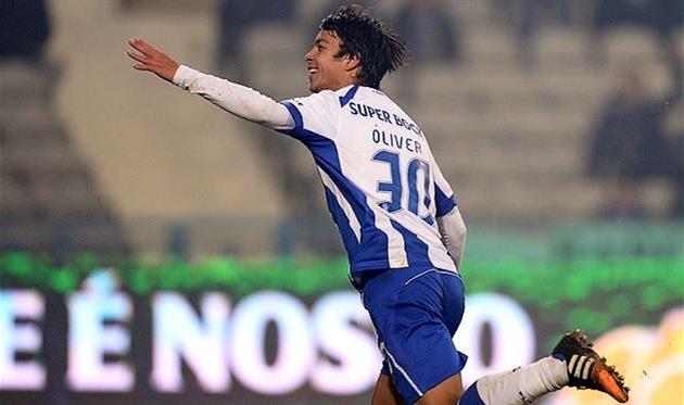 Оливер Торрес, AP