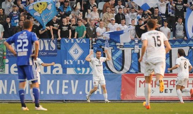 Желько Любенович (на дальнем плане), фото И.Хохлова, Football.ua