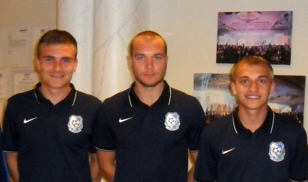 Ярослав Олейник (в центре), chernomorets.odessa.ua