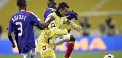 Как ни крути, Шеву удержать тяжело! Фото Reuters