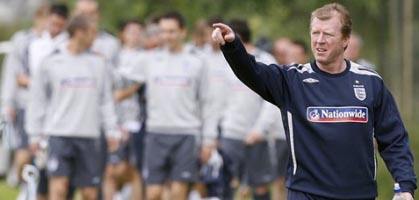 Стиву Маккларену и сборной не по пути