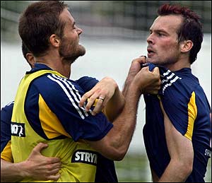 Мельберг демонстрирует свои лидерские качества Люнгбергу :)