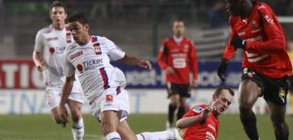 Хатем Бен Арфа зибает свой чудо-гол, фото Reuters