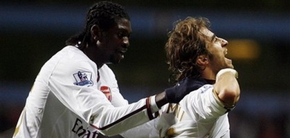 Фламини заслужил массаж от Адебайора :), АР