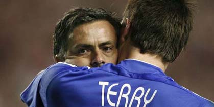 Смотри, не задуши гения тактики :)