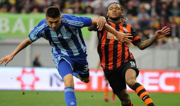 Адриано против Хачериди, фото И. Хохлова, Football.ua