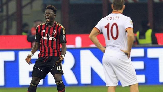 Мунтари и Тотти, au-premier-poteau.fr