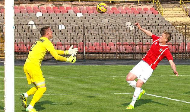 Вратарь полтавцев Кучинский выстоял против криворожан, фото fcgornyak.dp.ua