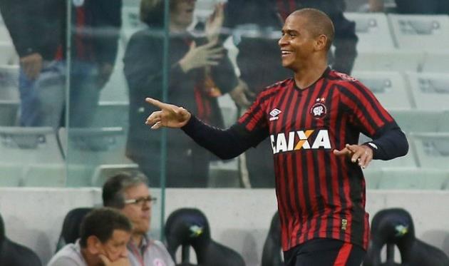 Giuliano Gomes / PR Press