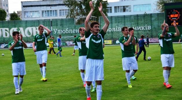 Василий Продан (в центре), fcbrovar.obolon.ua