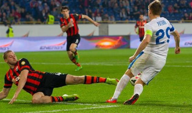 Ракицкий против Ротаня, © Станислав Ведмидь, Football.ua