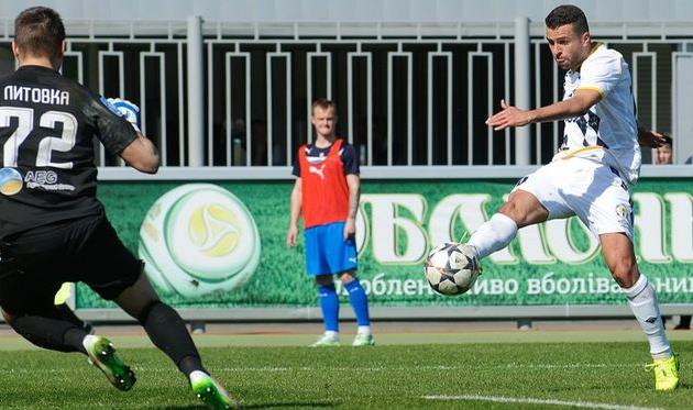 Мораес против Литовки, фото Р. Самохина, Football.ua