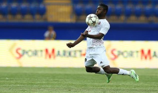 Бабатунде снова забил, фото Football.ua