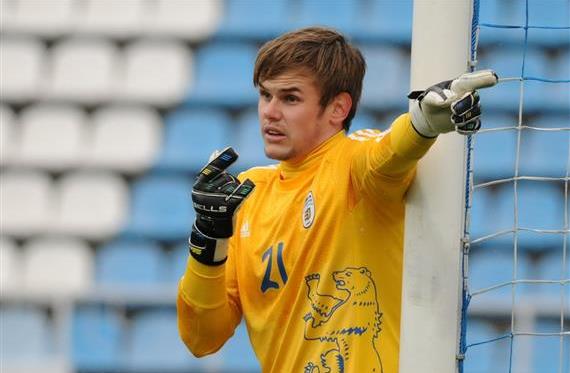 Герой матча - Максим Коваль, фото Ильи Хохлова, football.ua