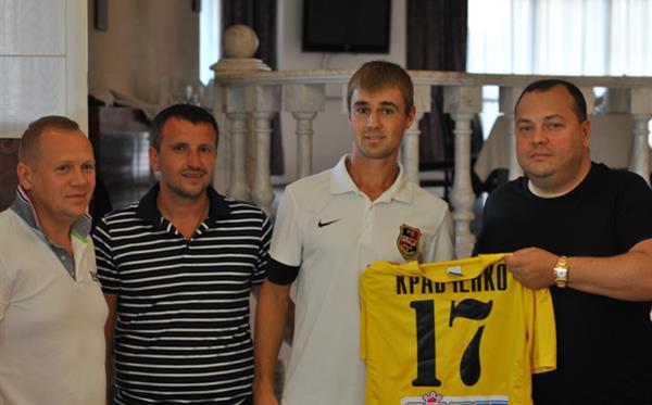 Сергей Кравченко (второй справа) оправдал доверие руководства харьковчан, фото gelios.ua