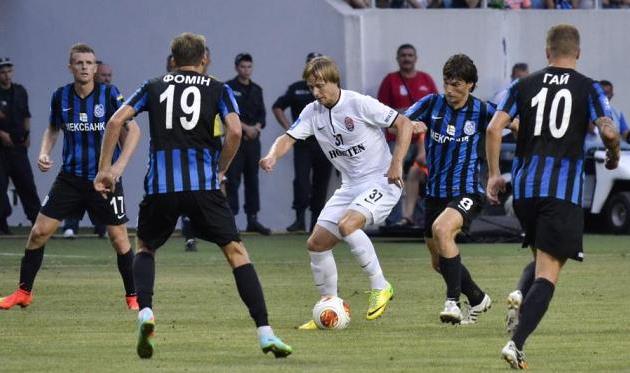 Дмитрий Хомченовский (с мячом), фото Д.Тимофеева, Football.ua