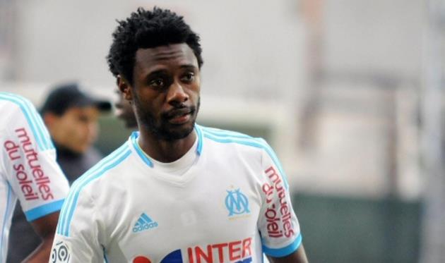 Николя Нкулу, Droits réservés