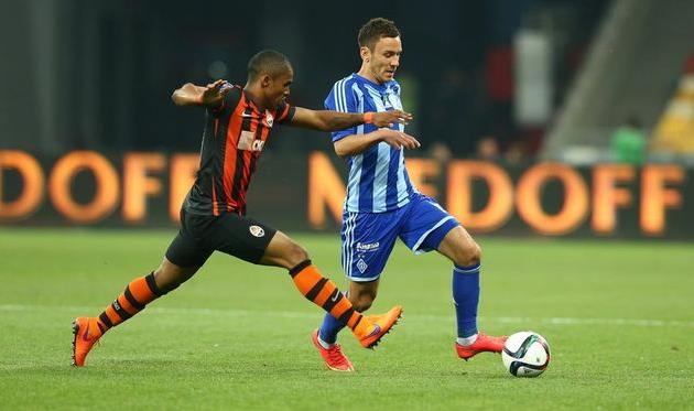 Рыбалка против Дугласа Косты, фото Football.ua