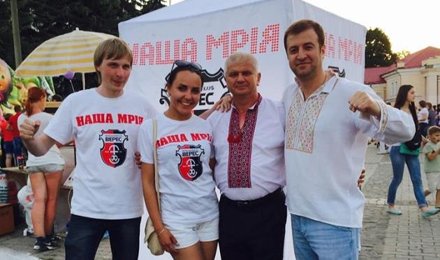 Олексій Хахльов (праворуч)