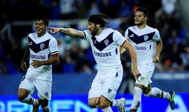 Мариано Павоне (посередине), ole.com.ar