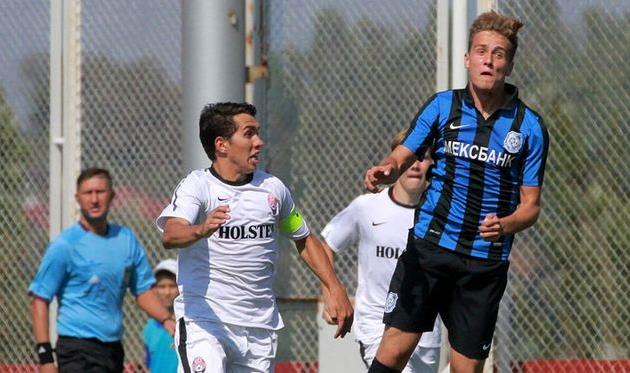 Тертышный (слева) в действии, chernomorets.odessa.ua