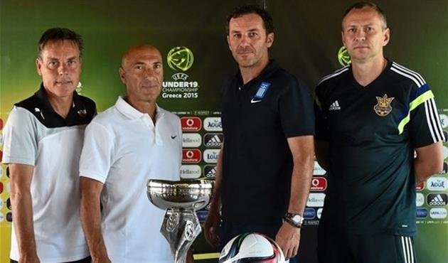 Александр Головко (справа), uefa.com