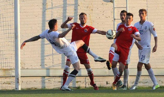 Кирилл Сидоренко - второй слева, chernomorets.odessa.ua