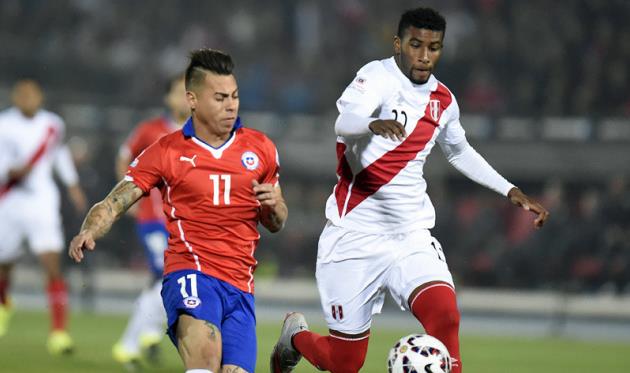 Карлос Аскуэс (справа), kicker.de