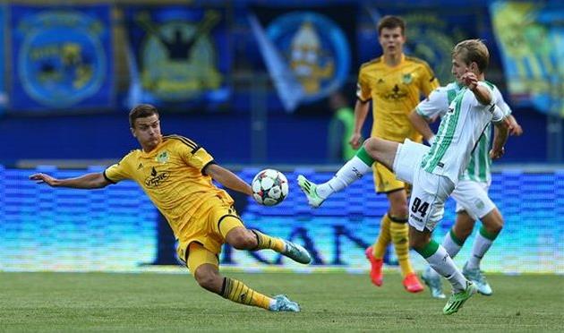 денис мирошниченко (справа), фото АЛЕКСАНДРа ОСИПОВа, football.ua