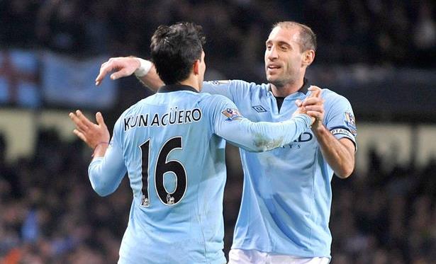 Агуэро и Сабалета, фото mirror.co.uk