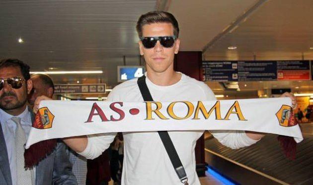 Войцех Щесны, Твиттер