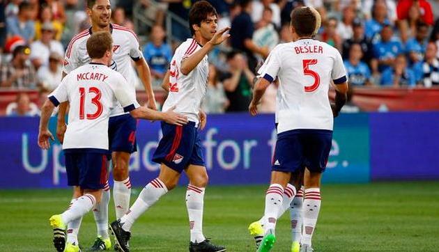 Празднование гола Кака, twitter.com