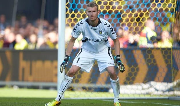 Лукас Градецки, pesedit.com