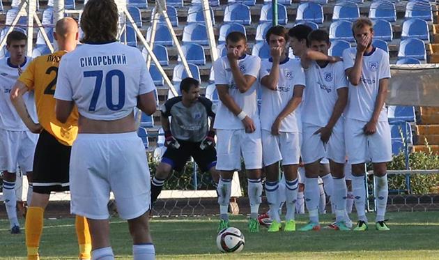 Мгновение спустя мяч побывает в воротах после удара Листопада, фото А.Белоножко, niknews.mk.ua
