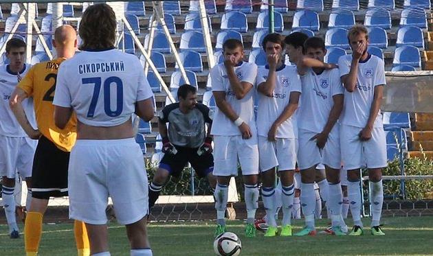Мгновение спустя мяч побывает в воротах после удара Листопада, фото А.Белоножко, niknews.mk.ua