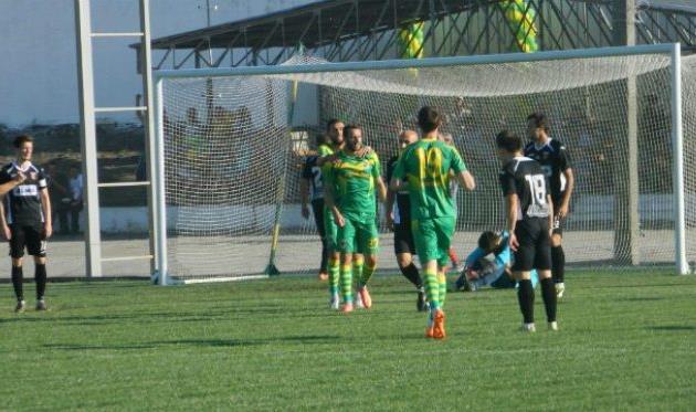 Ингулец возглавляет пелетон, фото fc-ap.com.ua