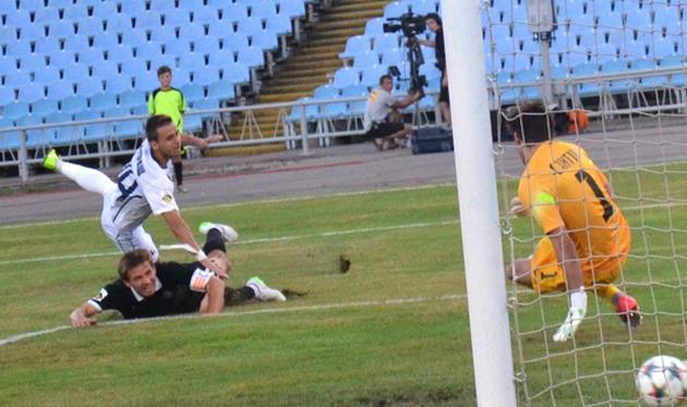 Юрий путраш забивает Заре, fcstal.com.ua